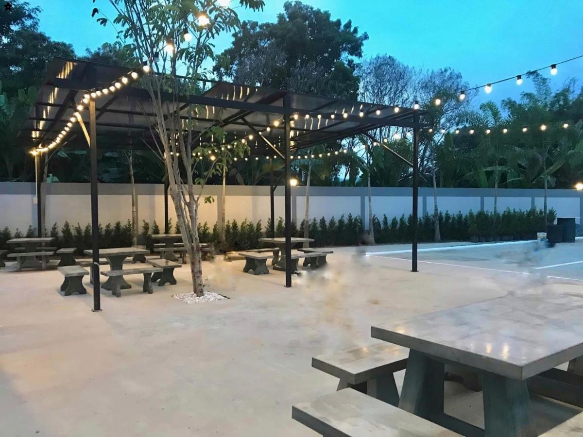 Baan Klangdao Resort Sattahip Eksteriør billede