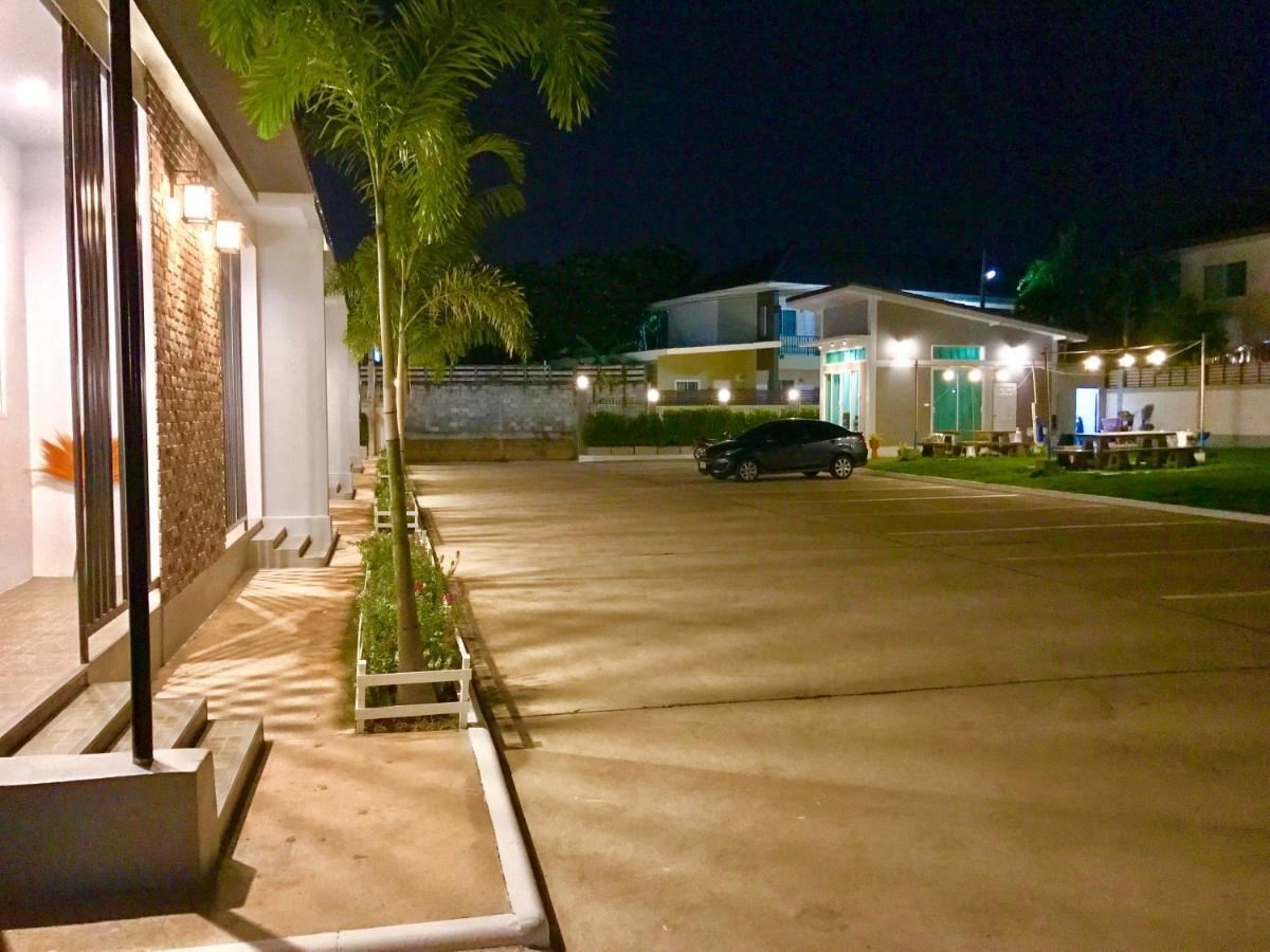 Baan Klangdao Resort Sattahip Eksteriør billede
